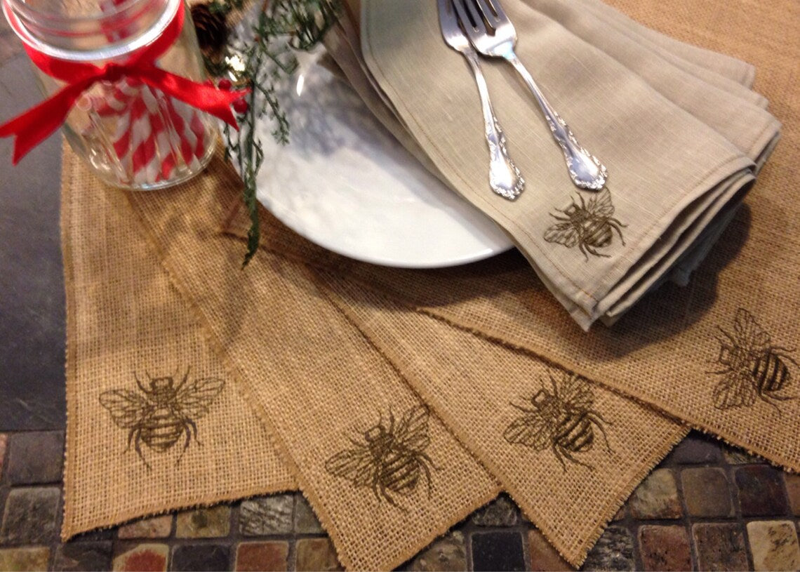 Embroidered Bumble Bee Linen Napkins - set of 4 - pure linen - embroidered - Easter spring Passover
